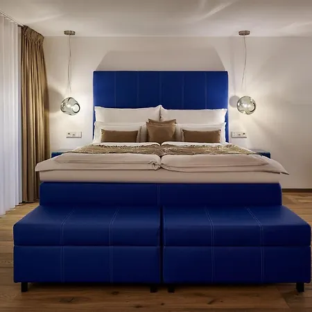 Passage Hotell 4*