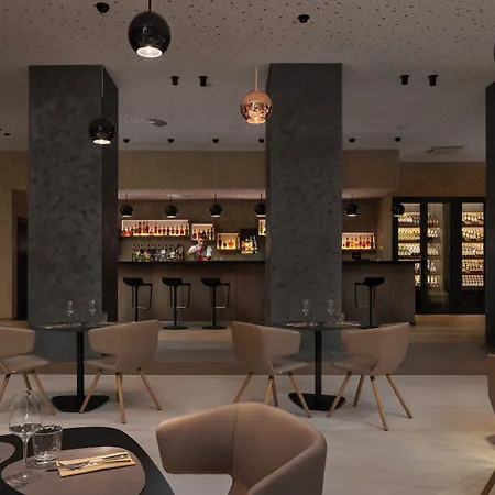 Passage Hotel 4*