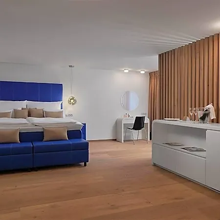 Ξενοδοχείο Passage 4*